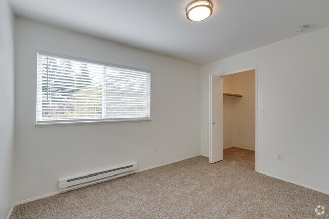 2BR, 1.5BA - 994SF - Primary Bedroom - Stratford Apartments