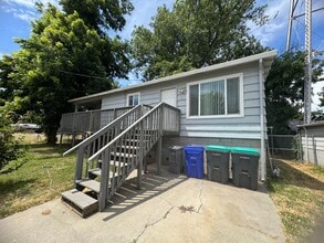 Building Photo - 260 Cavalier Dr