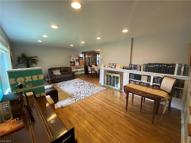 Building Photo - 2444 Laurelhurst Rd