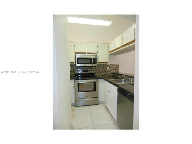 Foto del edificio - 9061 SW 141st Pl