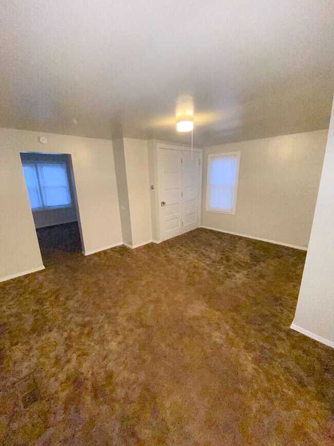 Foto del edificio - 2 Bedroom/1 Bathroom House For Rent