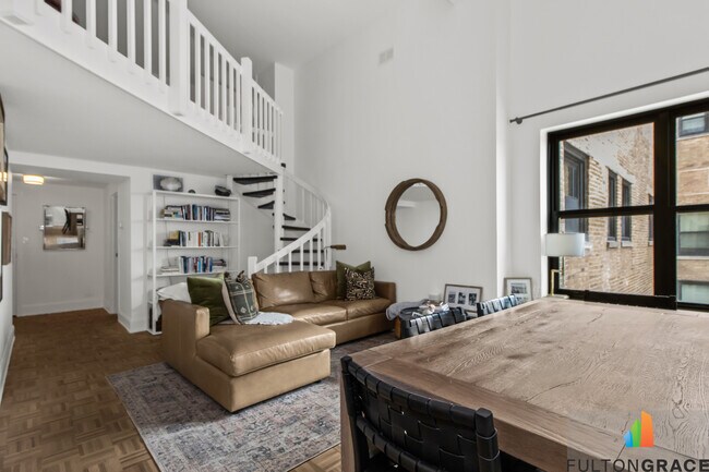 Foto del edificio - 2100 N Lincoln Park W