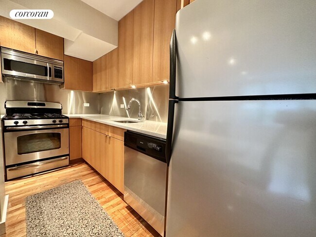 Foto del edificio - 9501 Shore Rd