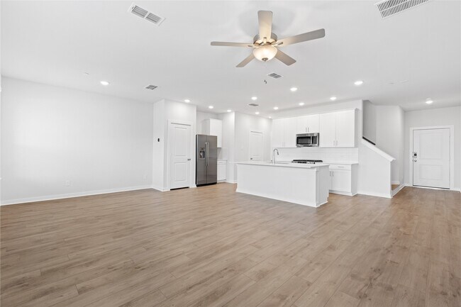 Foto del edificio - 8117 Danson Ln