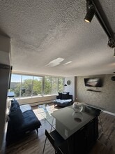 Building Photo - 1409 N Prospect Ave