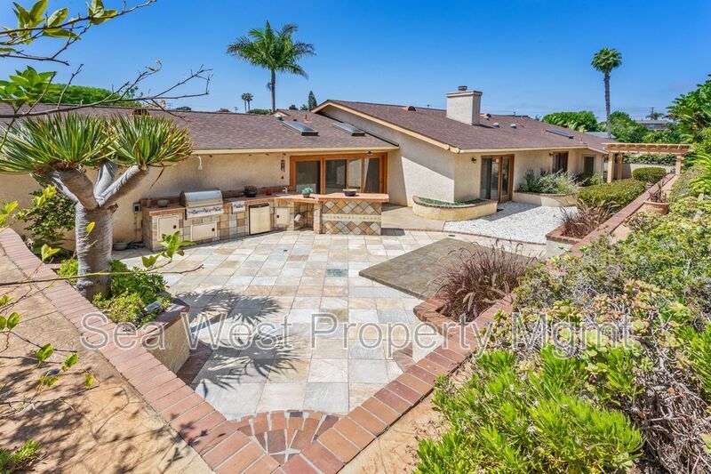Foto principal - 4000 James Dr