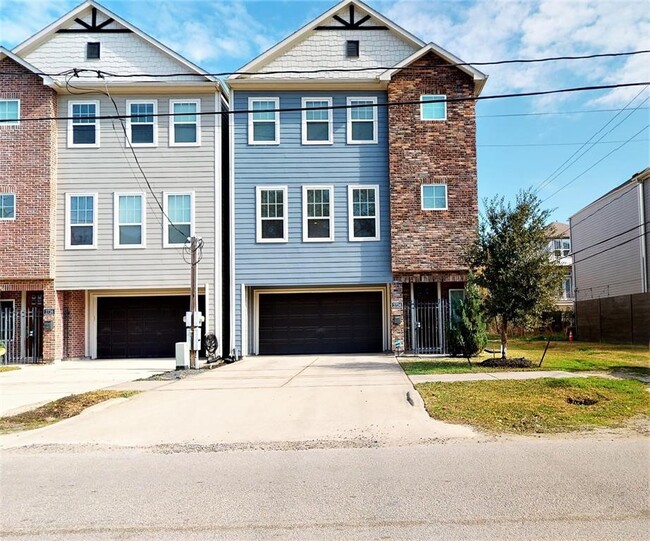 Building Photo - 2724 Rutland St