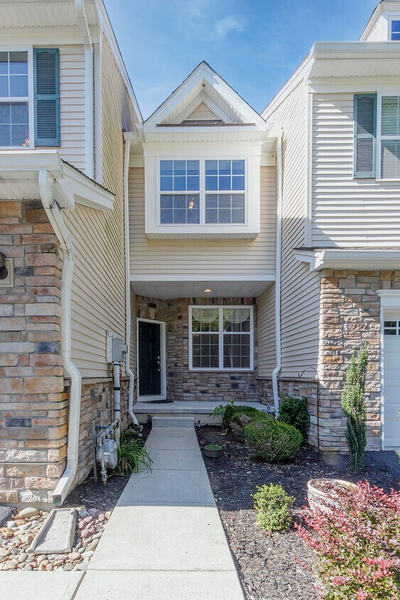 7 Pembrook Ln, Mount Olive, NJ 07828 Townhome Rentals in Mount Olive