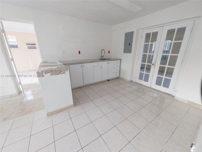 Building Photo - 2575 SW 59th Ave