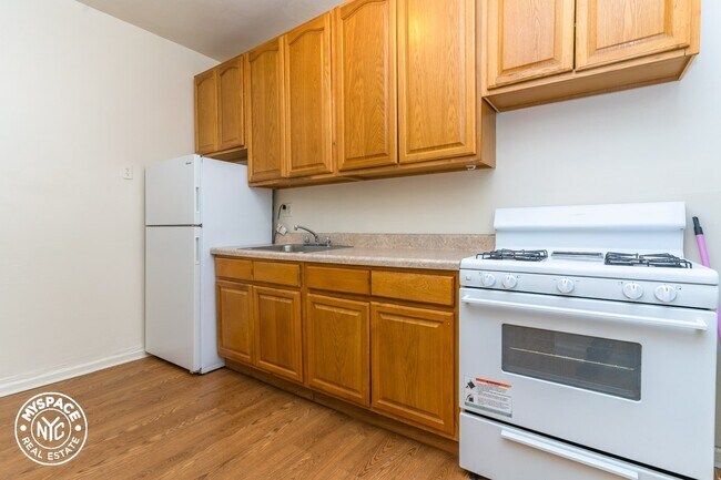 Building Photo - 497 Linden Blvd
