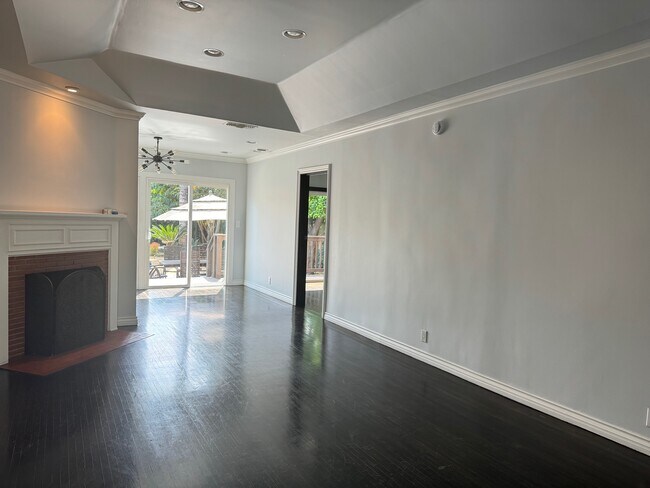 Building Photo - 4620 Lemona Ave
