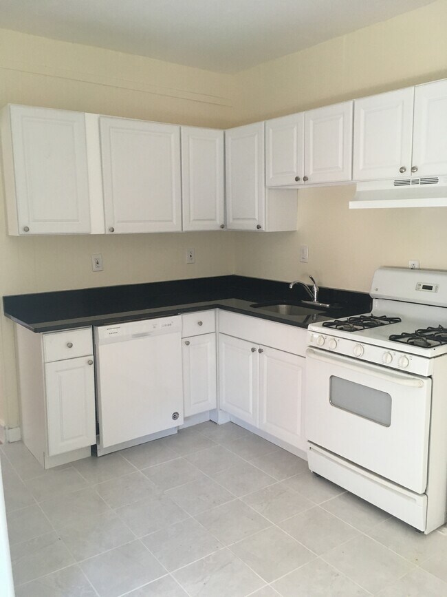 Foto del edificio - 14 Parkway Rd