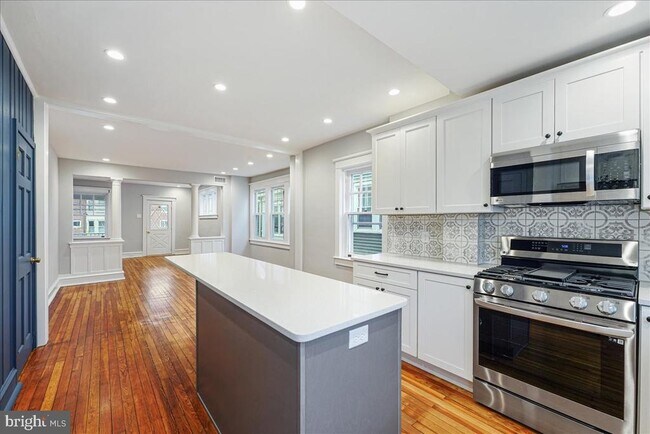 Foto del edificio - 105 E 6th St