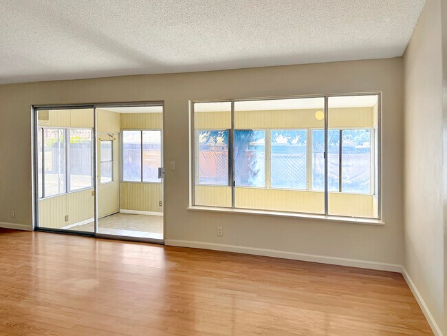 Foto del edificio - 43320 Texas Ave