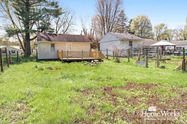 Foto del edificio - 314 E Louis St