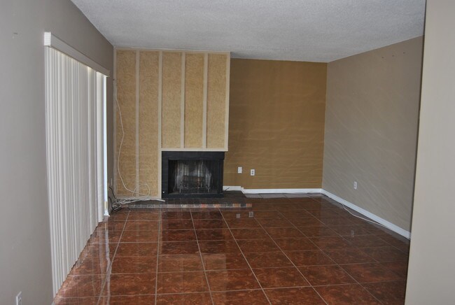 Building Photo - 4800 N Stanton St