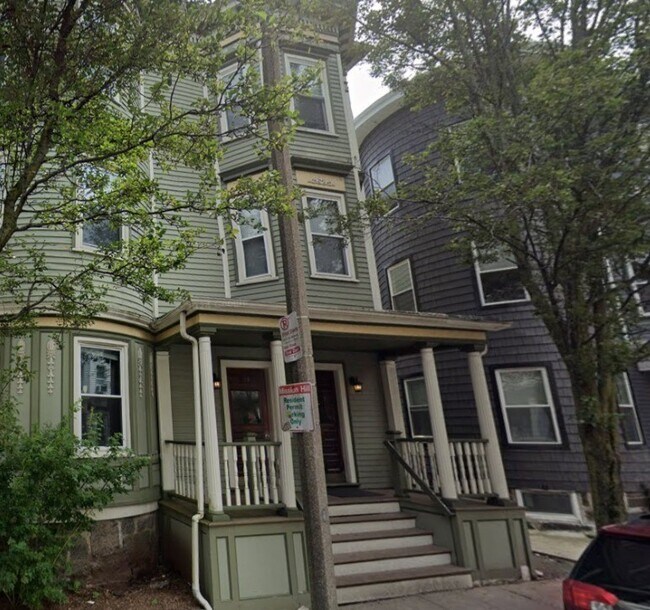 Building Photo - 6 Carmel St