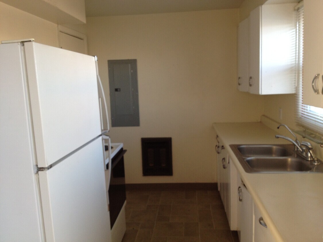 Building Photo - House for Rent