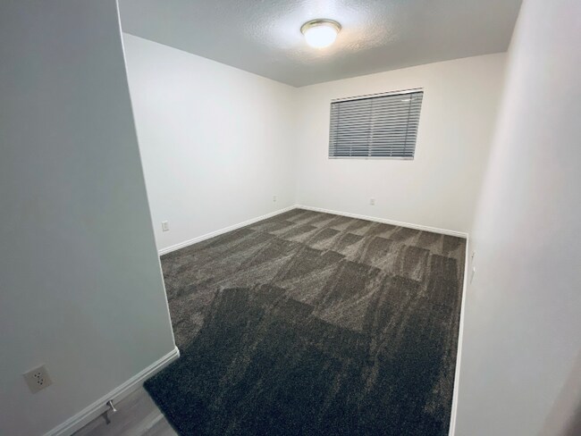 Building Photo - 3181 Alsace Way