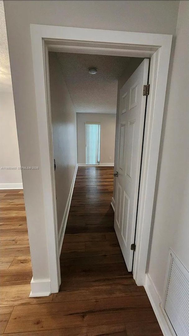 Foto del edificio - 2511 Hayes St