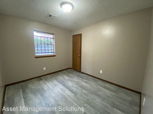 Foto del edificio - 5 br, 2 bath House - 2305 Flair Drive