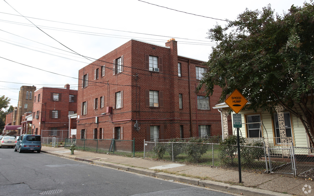 Building Photo - 1026 45th St NE