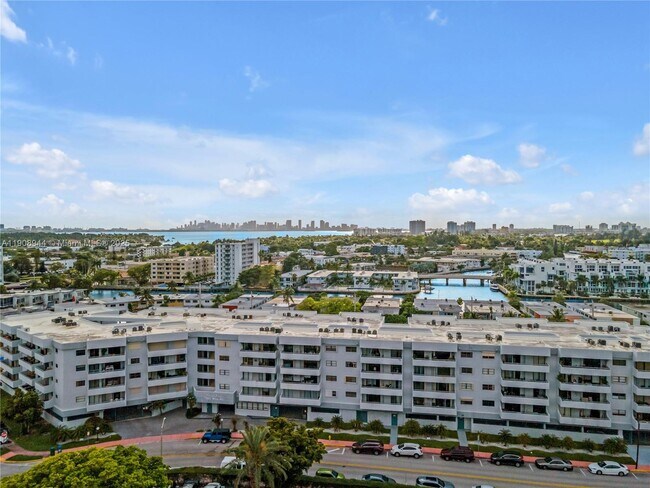 Foto del edificio - 7300 Wayne Ave