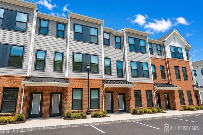 Building Photo - 605 Parker Blvd