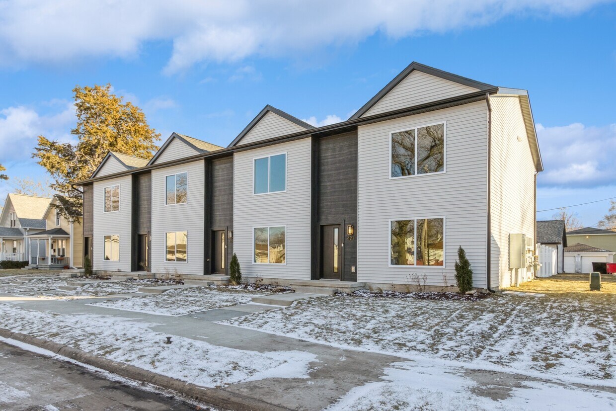 Foto principal - 417 C Ave NW