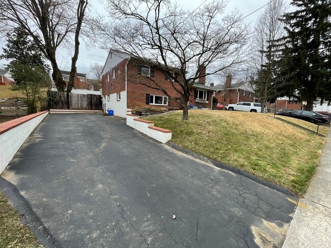 Building Photo - 4810 Mori Dr