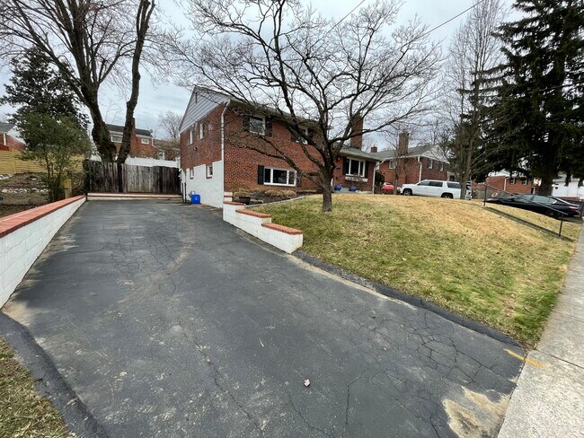 Foto del edificio - 4810 Mori Dr