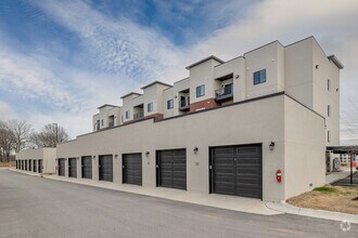 Building Photo - Promenade Commons