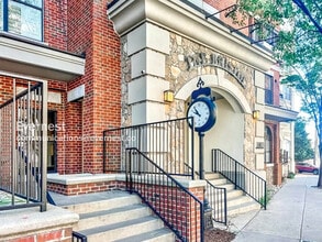 Building Photo - 1803 Broadway