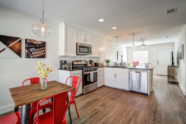 Building Photo - 3009 Matador Dr