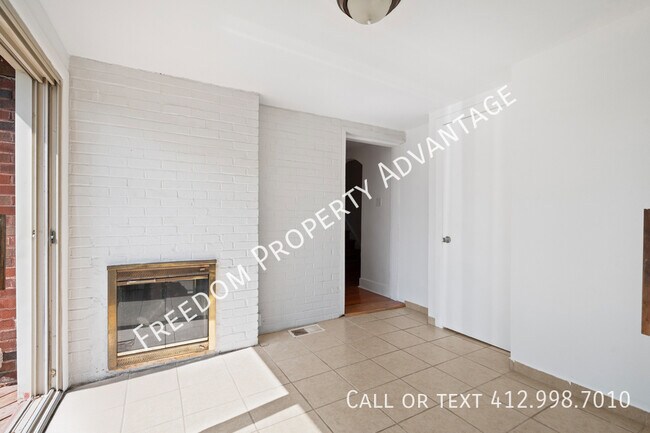 Building Photo - 2642 Mt Royal Rd