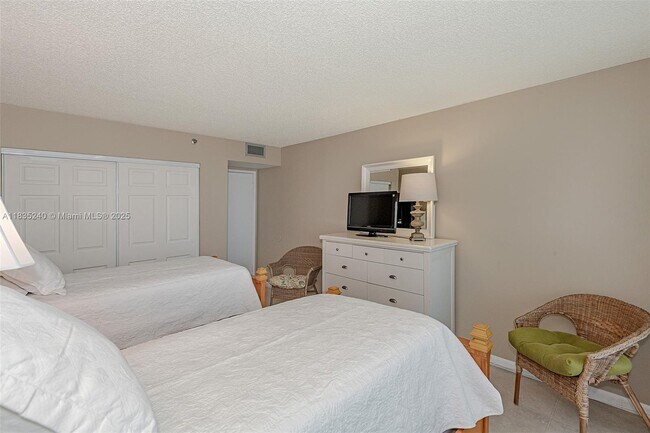 Foto del edificio - 1717 N Bayshore Dr