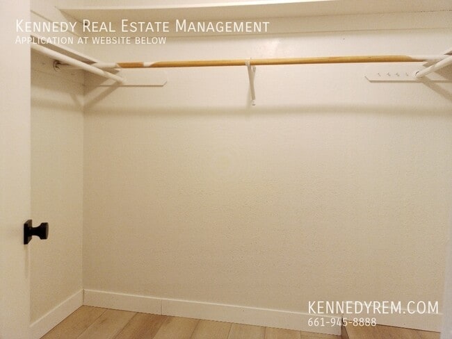 Building Photo - 4849 W Avenue L14-Apt 2