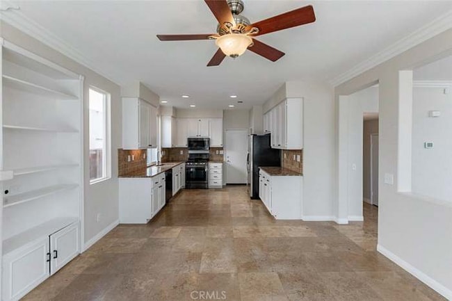 Building Photo - 43373 Messina St