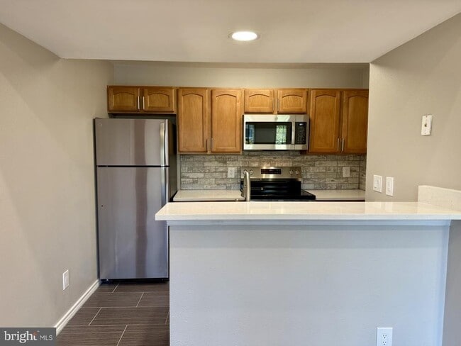 Building Photo - 3916 Penderview Dr