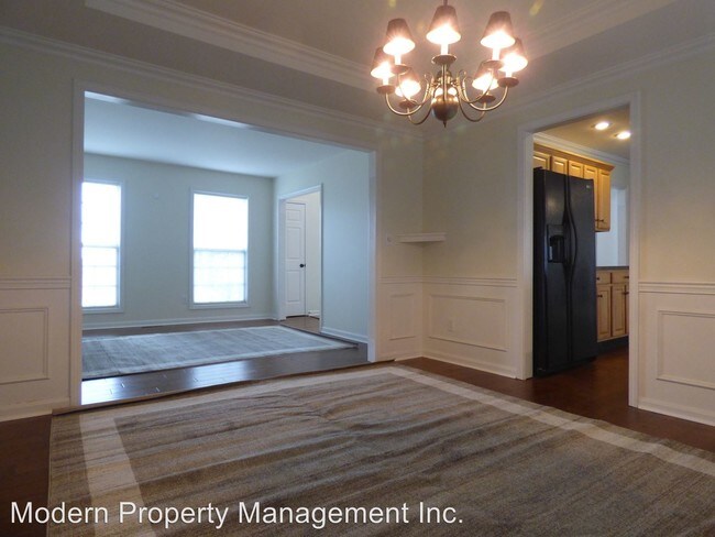 Foto del edificio - 4 br, 2.5 bath House - 2205 Barrington Lane