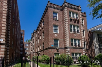 Building Photo - 1624 W Sherwin Ave