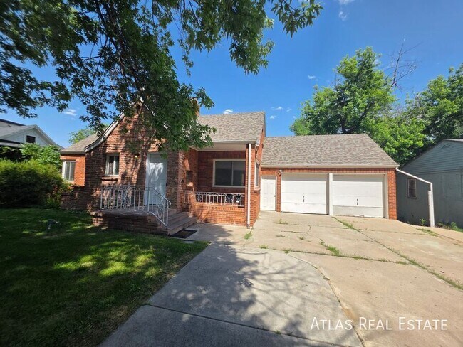 Building Photo - 2208 N 10th Ave
