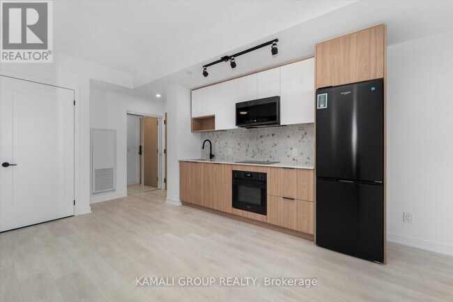 Building Photo - 5 Defries St