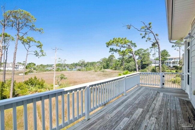 Building Photo - 16262 Tarpon Dr