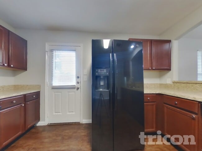 Building Photo - 21419 Palma Grove Way