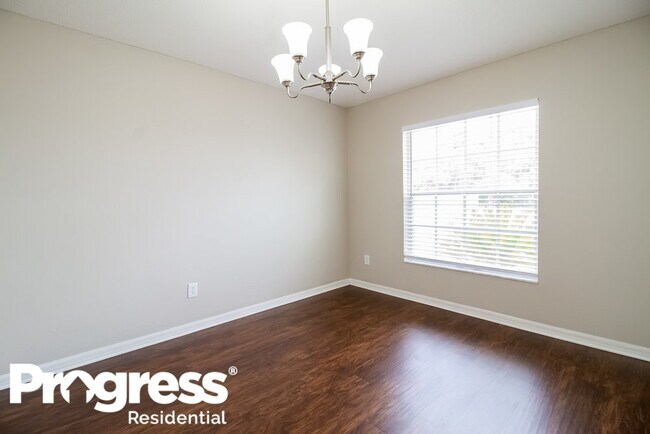Building Photo - 2107 Fennell St
