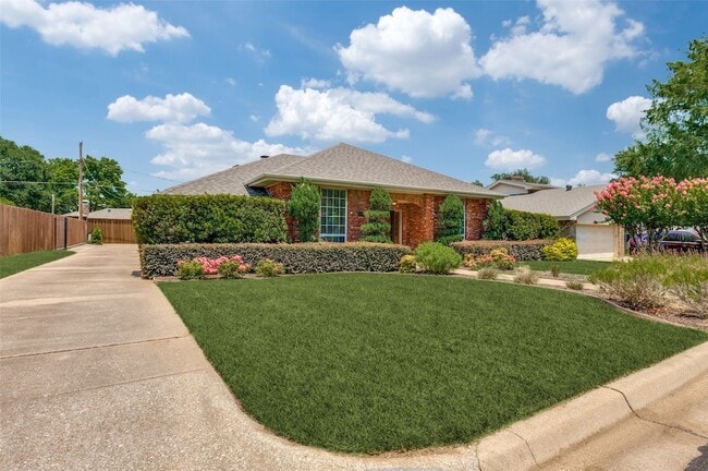 Photo - 1005 De Pauw Drive Unit House