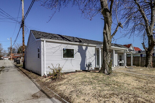 Foto del edificio - 3 bedroom 1 bath in Germantown!