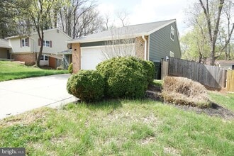 Building Photo - 322 Sugarland Run Dr