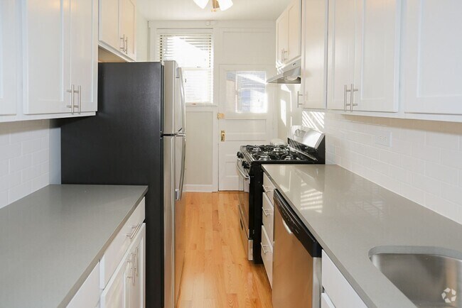 Building Photo - 5046 N Winchester Ave